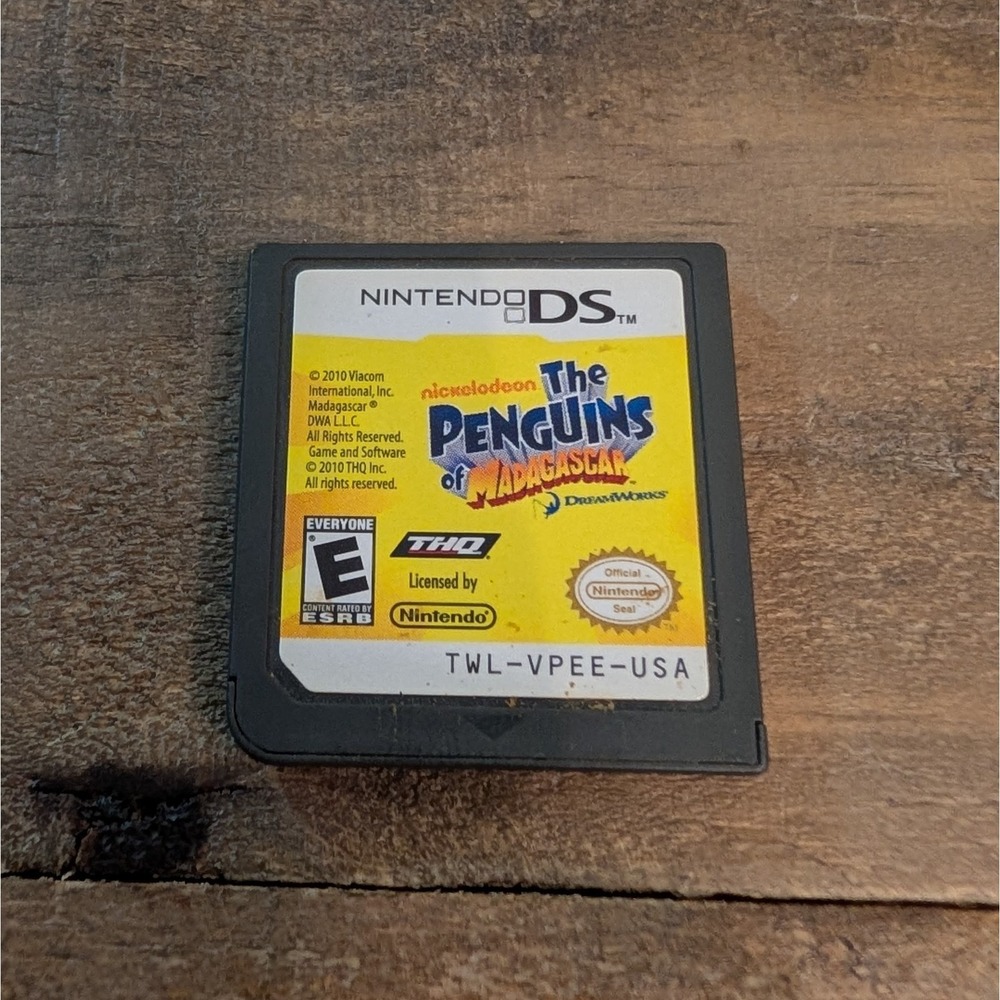 The Penguins of Madagascar (Nintendo DS, 2010) Game Only - Tested & Working